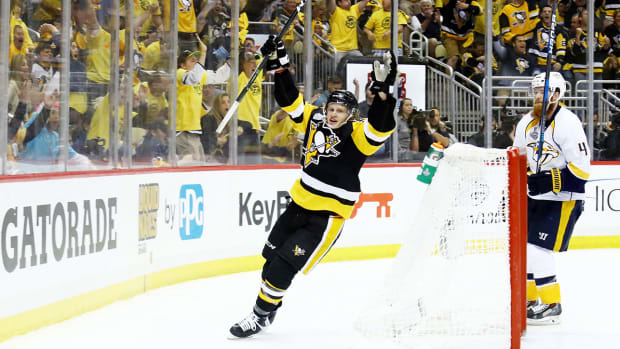 jake-guentzel-penguins-g1-scf-1300.jpg
